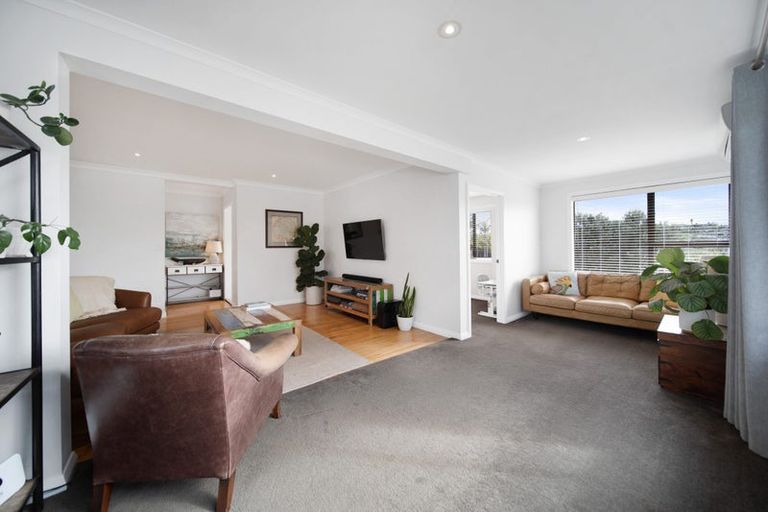 Photo of property in 15 Sea View Terrace, Cockle Bay, Auckland, 2014