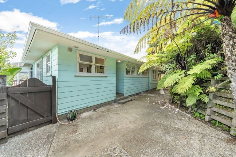 Photo of property in 75 Logie Street, Stokes Valley, Lower Hutt, 5019