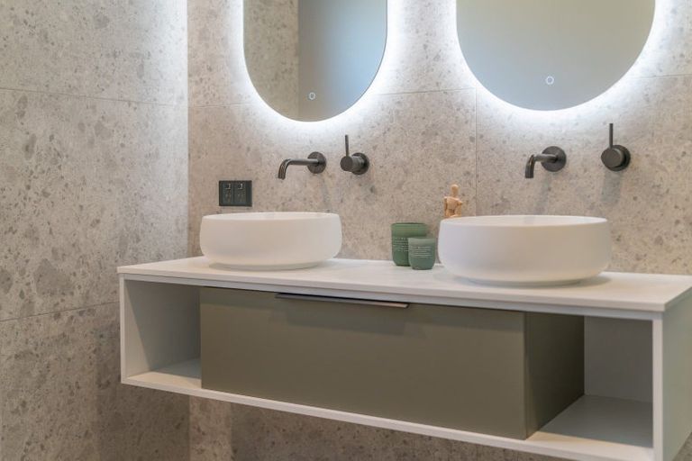 Photo of property in 18 Fenton Avenue, Wanaka, 9305