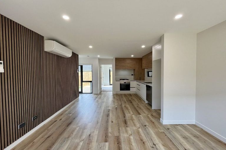 Photo of property in 98d Royal Road, Massey, Auckland, 0614