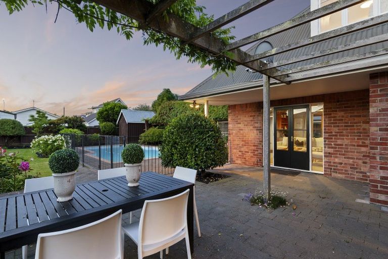 Photo of property in 25 Peel Street, Strowan, Christchurch, 8052