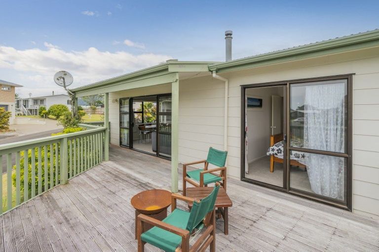 Photo of property in 1 Norfolk Place, Tairua, 3508