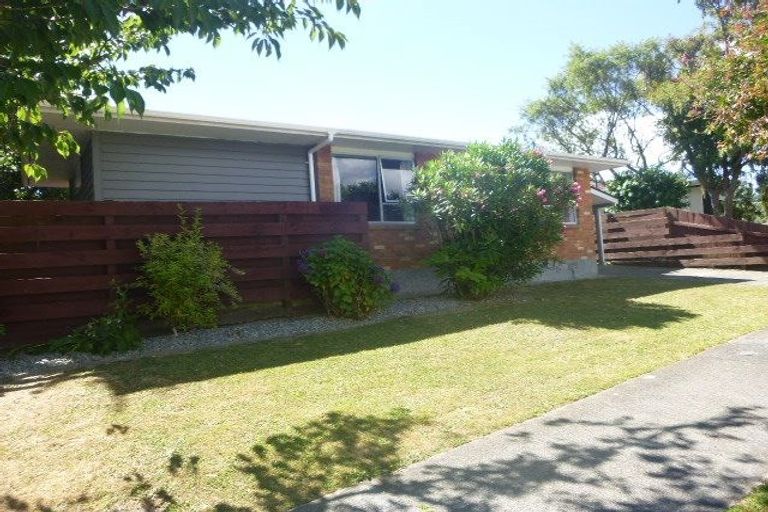 Photo of property in 41 Brightwater Crescent, Totara Park, Upper Hutt, 5018