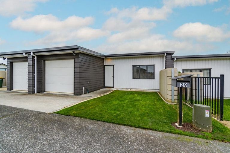 Photo of property in 29 Tuuhura Road, Pukekohe, 2120
