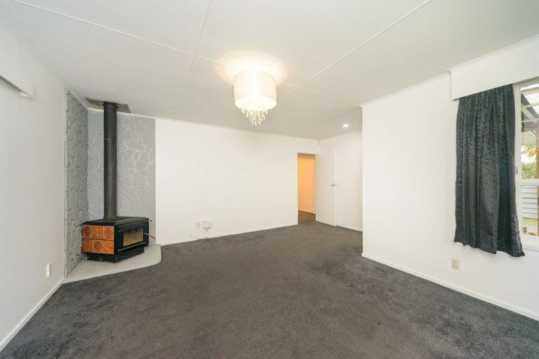 Photo of property in 28 Rhodes Drive, Kelvin Grove, Palmerston North, 4414