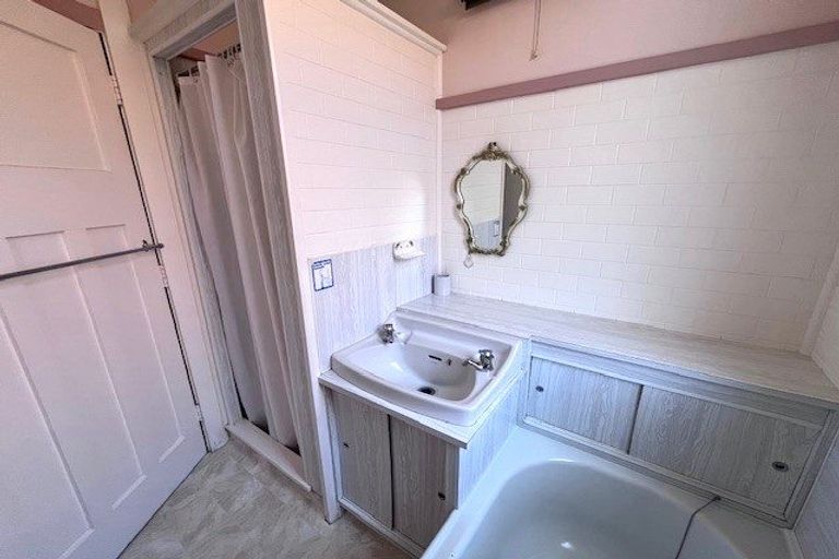 Photo of property in 185 Knights Road, Hutt Central, Lower Hutt, 5011