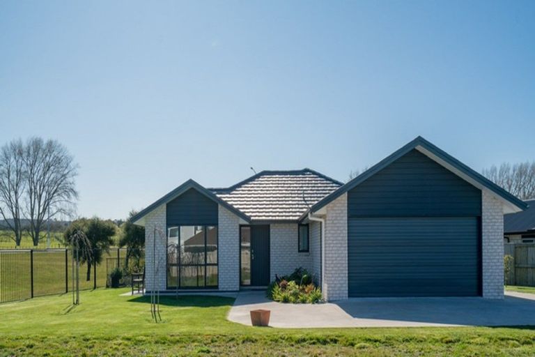 Photo of property in 48 Huka Heights Drive, Rangatira Park, Taupo, 3330