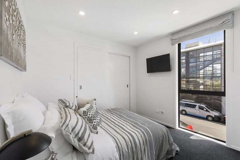 Photo of property in 79b Herald Street, Berhampore, Wellington, 6023