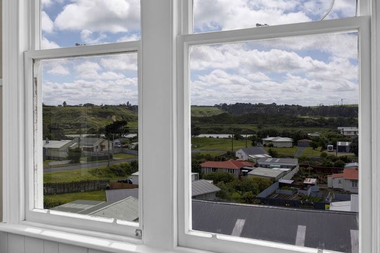 Photo of property in 20 Cambridge Street, Patea, 4520