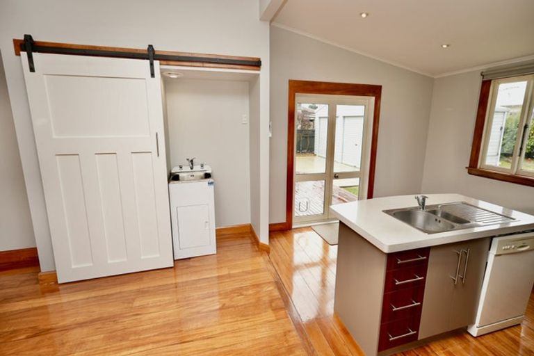 Photo of property in 16 Karamu Avenue, Takaro, Palmerston North, 4410