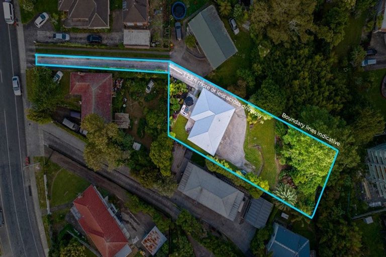 Photo of property in 23 Hutchinsons Road, Bucklands Beach, Auckland, 2014