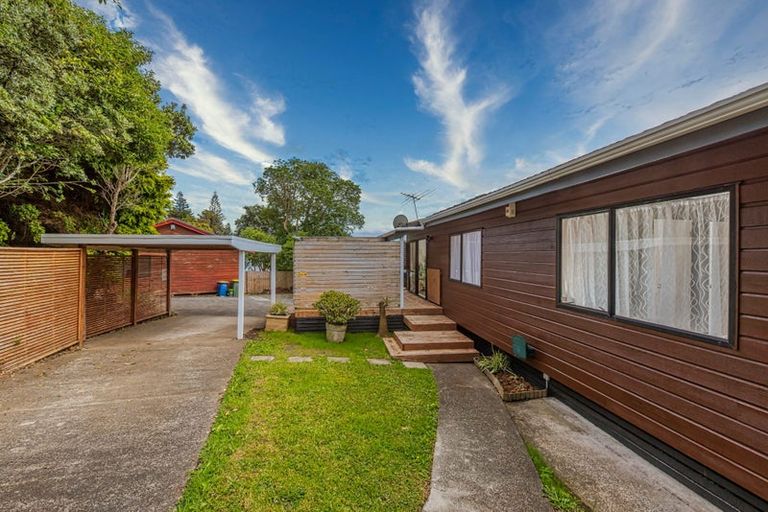 Photo of property in 2/109 Don Buck Road, Massey, Auckland, 0614