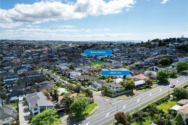 Photo of property in 1 Mana Lane, Pinehill, Auckland, 0632