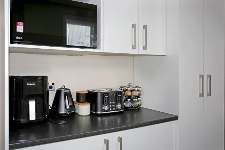 Photo of property in 14a Warriston Avenue, Waiuku, 2123