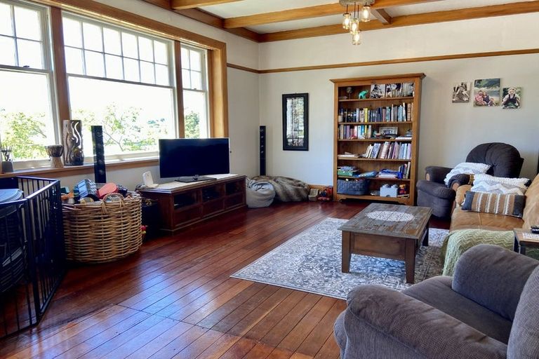 Photo of property in 71 Kent Street, Picton, 7220