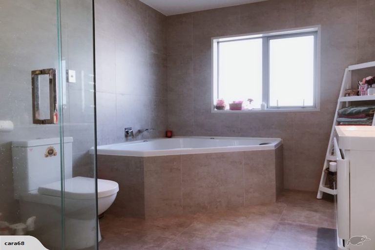 Photo of property in 8 Gospel Heights, Flat Bush, Auckland, 2019