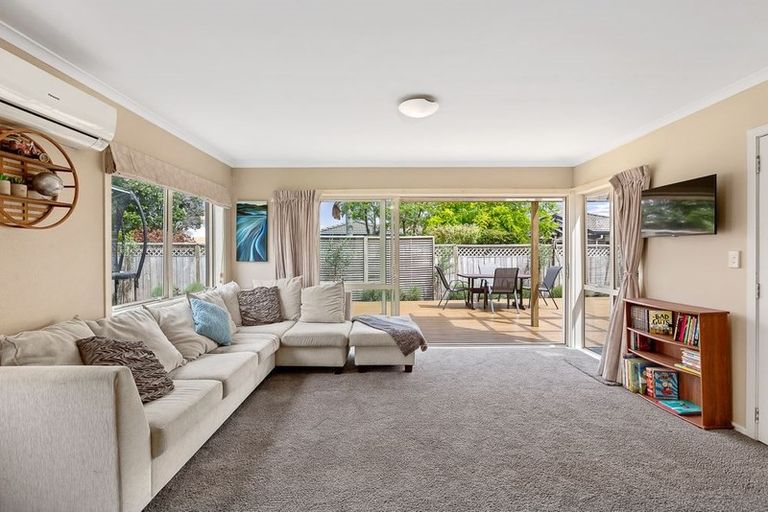 Photo of property in 2/137 Lakeside Drive, Orewa, 0931