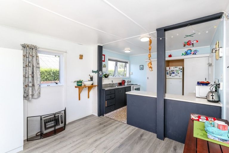 Photo of property in 17 Record Street, Fitzroy, New Plymouth, 4312