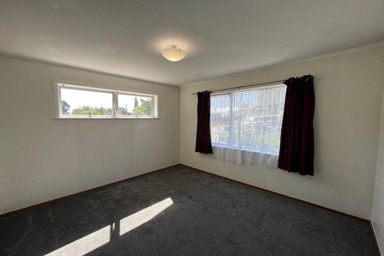 Photo of property in 165 Edgewater Drive, Pakuranga, Auckland, 2010