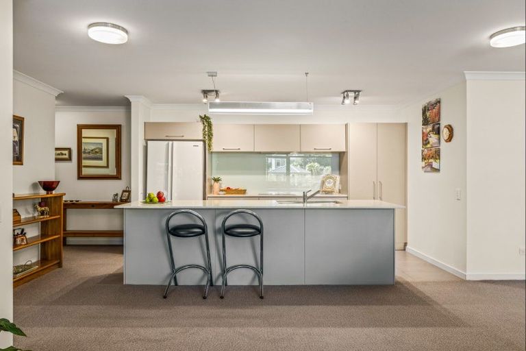 Photo of property in 21 Parkside Drive, Orewa, 0931