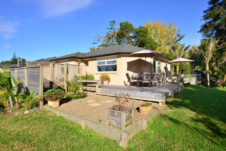 Photo of property in 23 Annalise Place, Orewa, 0931