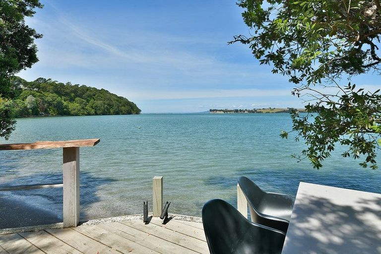 Photo of property in 254 Wade River Road, Wade Heads, Whangaparaoa, 0932