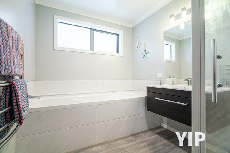 Photo of property in 110 Glanmire Road, Newlands, Wellington, 6037