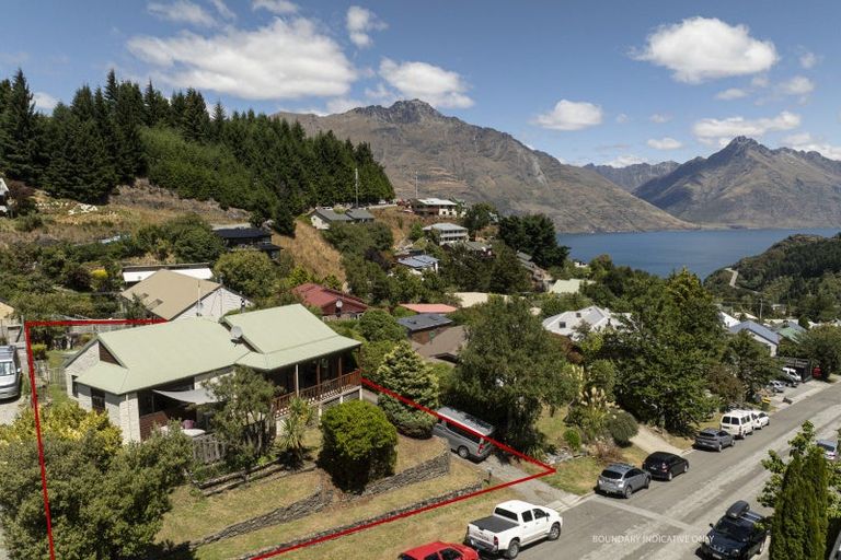 Photo of property in 10 Watts Road, Fernhill, Queenstown, 9300