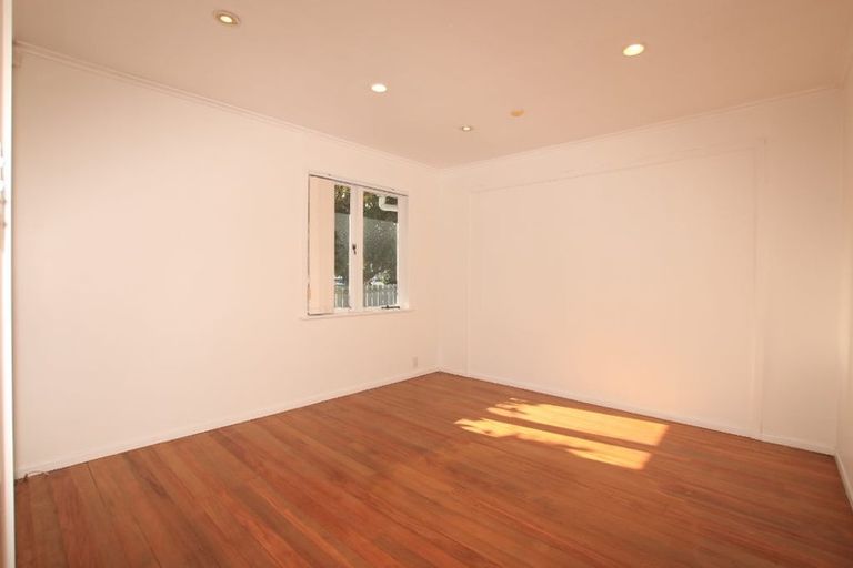 Photo of property in 178 Lincoln Road, Henderson, Auckland, 0610