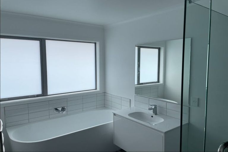 Photo of property in 9 Buddle Road, Wallaceville, Upper Hutt, 5018