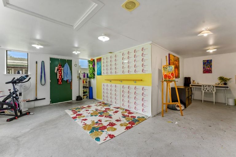 Photo of property in 19 Rosella Grove, Waimauku, 0812