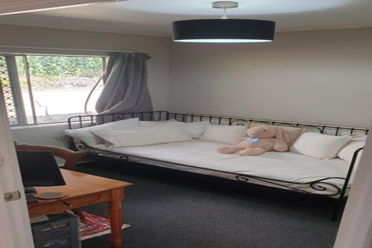 Photo of property in 1/22 Woodside Avenue, Northcote, Auckland, 0627