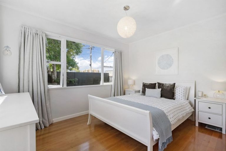 Photo of property in 1/23 Monarch Avenue, Hillcrest, Auckland, 0627