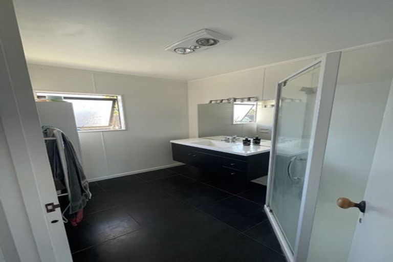 Photo of property in 22 Tawari Street, Inglewood, 4330