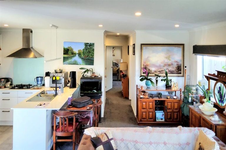 Photo of property in 37 Harore Road, Takanini, 2112