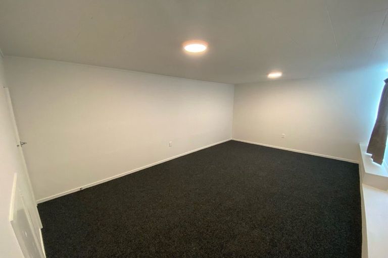 Photo of property in 30 Lawrence Crescent, Hillpark, Auckland, 2102