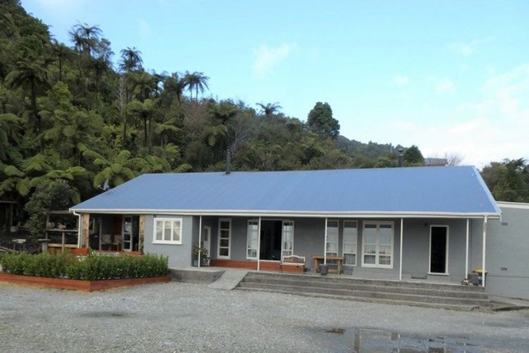 Photo of property in 2 Sturge Street, Cobden, Greymouth, 7802