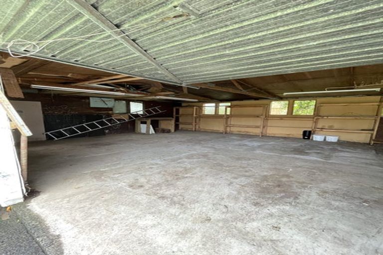 Photo of property in 139 Tirimoana Road, Te Atatu South, Auckland, 0602