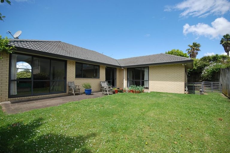 Photo of property in 3 Bluestone Rise, Rosedale, Auckland, 0632