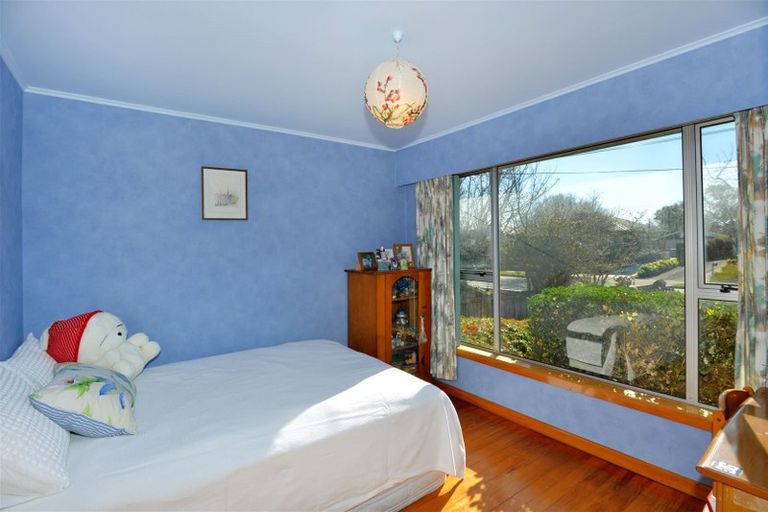 Photo of property in 32 Dunedin Street, Redwood, Christchurch, 8051