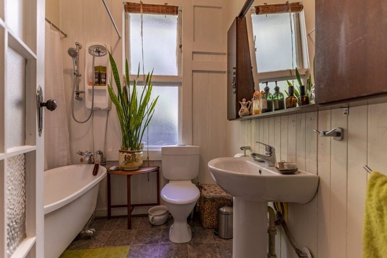 Photo of property in 45 Faraday Street, Hospital Hill, Napier, 4110