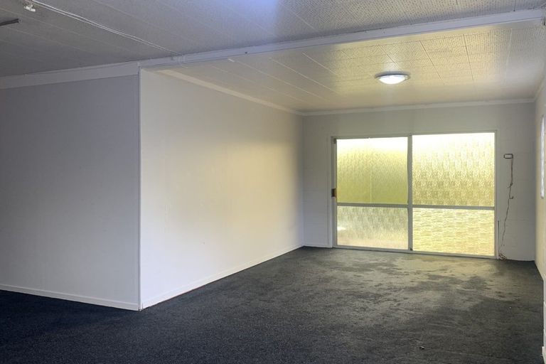 Photo of property in 423 Don Buck Road, Massey, Auckland, 0614