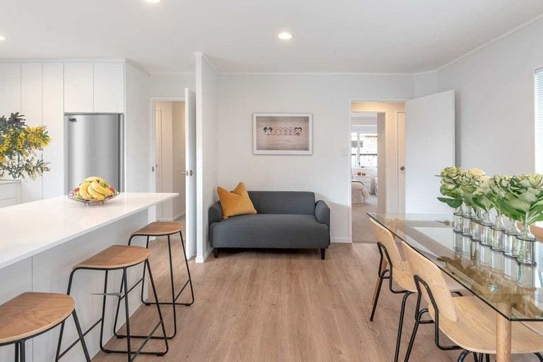 Photo of property in 2/23 Tarnica Road, Northpark, Auckland, 2013