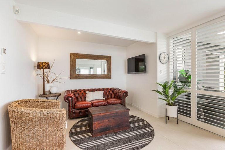 Photo of property in 96 Bramley Drive, Farm Cove, Auckland, 2012