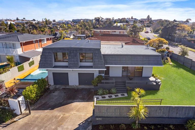 Photo of property in 1 Heaton Grove, Chatswood, Auckland, 0626