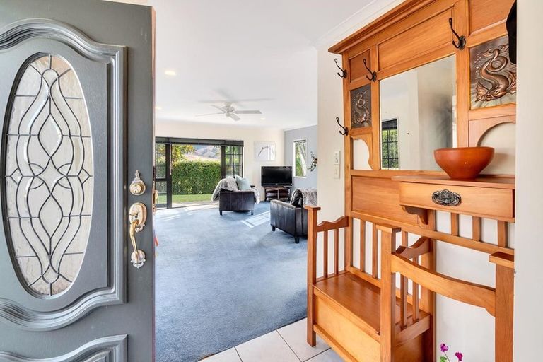 Photo of property in 11 Amberly Rise, Helensville, 0800