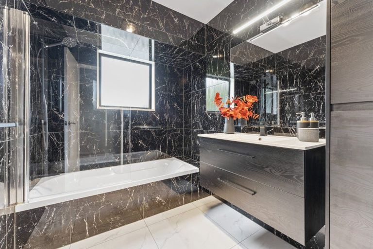 Photo of property in 2 Puketiro Drive, Feilding, 4702