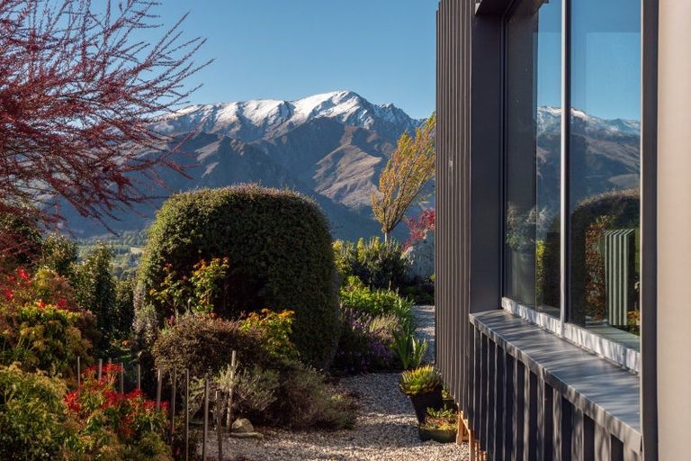 Photo of property in 6 Caldwell Lane, Lake Hayes, Queenstown, 9371