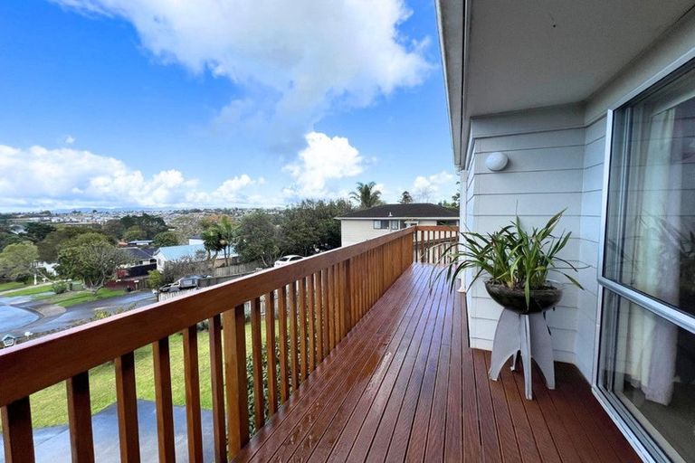Photo of property in 25 Peterhouse Place, West Harbour, Auckland, 0618