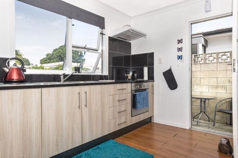 Photo of property in 2/282 Aberdeen Road, Gisborne, 4010